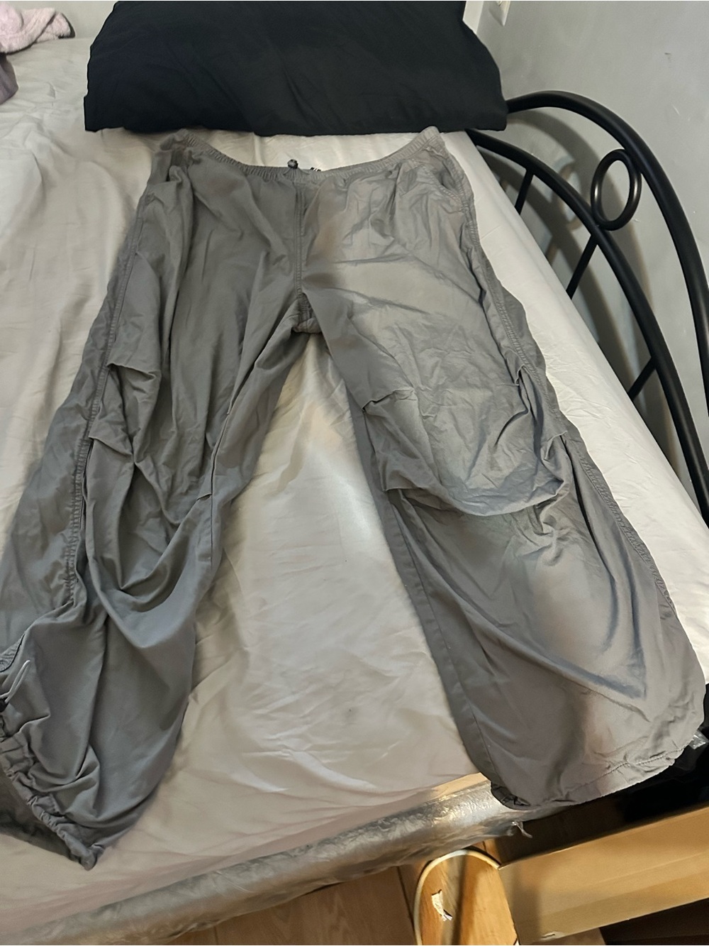 H&M Women's Gray Cargo Jumpsuit-Style Pants